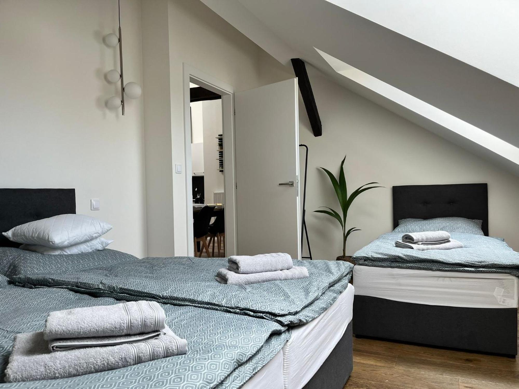 Loft Apartments Praga Esterno foto